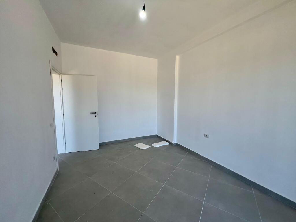 Apartment for sale in Radhimë