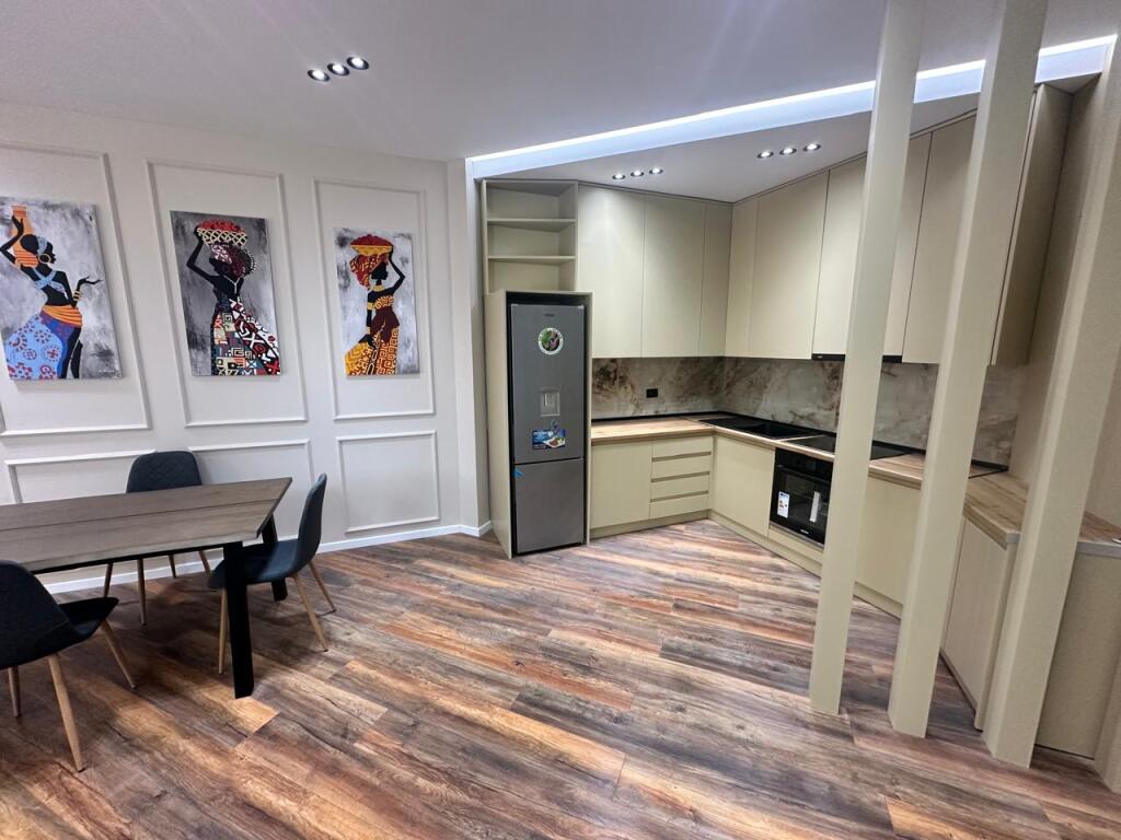 For sale apartment 2+1+2 Gjiri Lalzit (Lura)