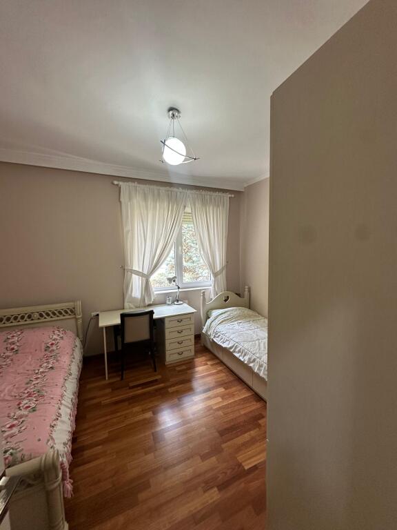 Apartament 2+1 me qira tek Liqeni i thate