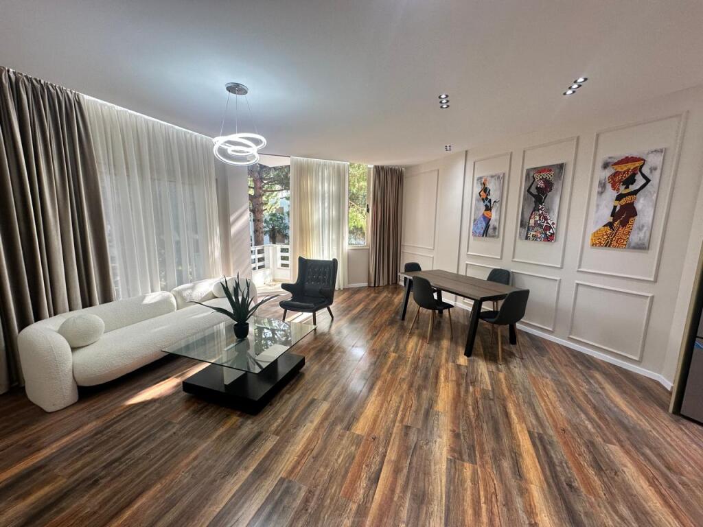 For sale apartment 2+1+2 Gjiri Lalzit (Lura)