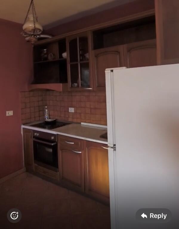 1+1 apartment, furnished near the ballet school.