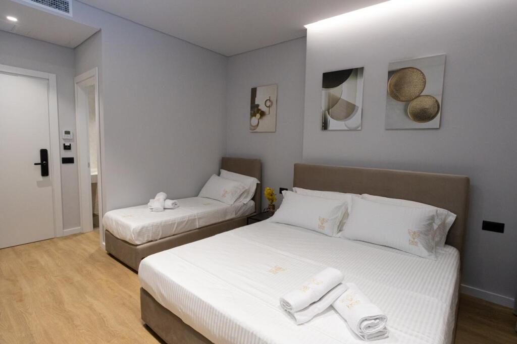 Hotel for sale in Vlorë