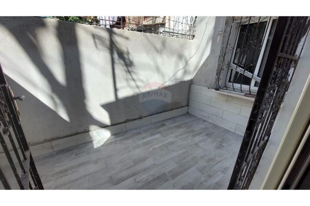  JEPET APARTAMENT 1+1 PER QIRA NE RRUGEN E DIBRES