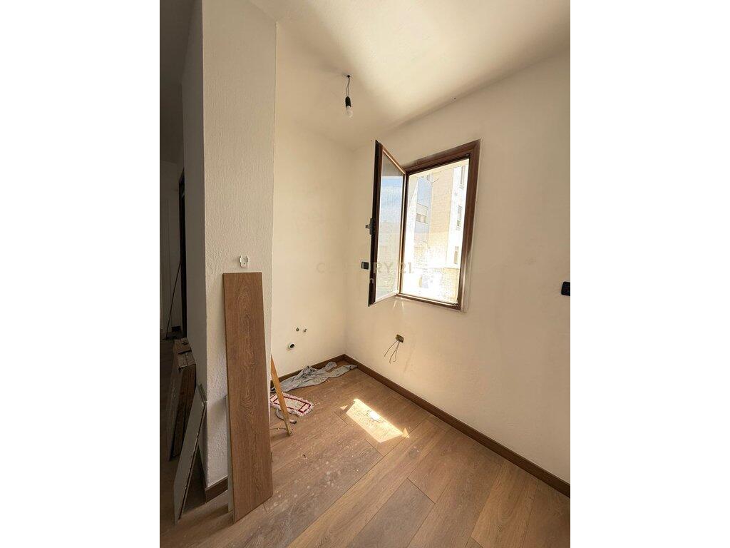 1+1 Apartment for Sale in Neighborhood No. 12, Near the Sports Palace, Durrës - 63.4 m²