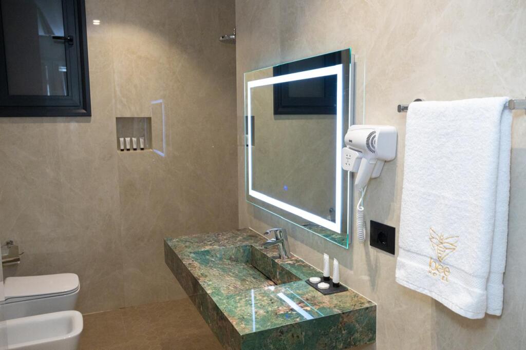 Hotel for sale in Vlorë