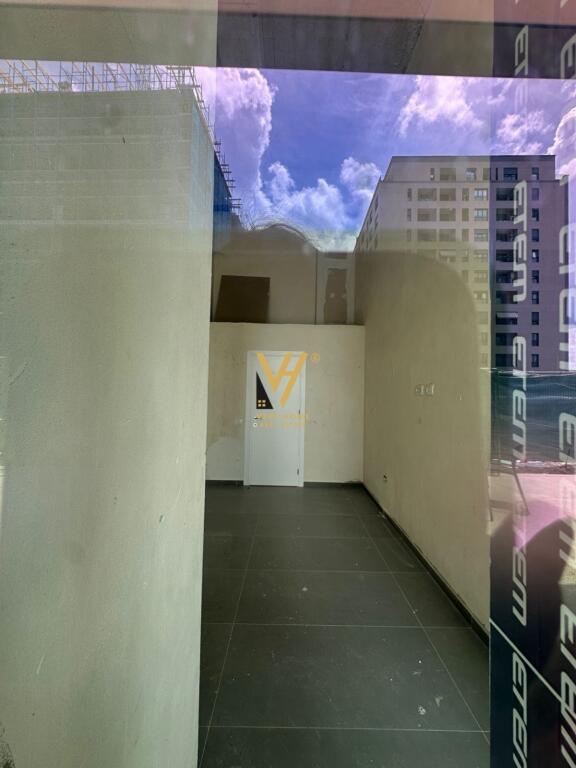 SHOP FOR RENT 20 M2 AT THE FORMER AVIATION FIELD 350 EURO