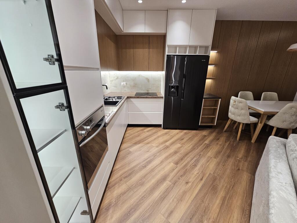 Apartament Luksoz - Me Qera - Liqeni i Thate - Tirane