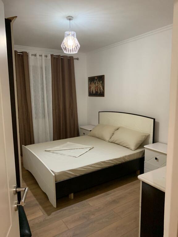 A super 2+1 apartment is for rent near Shkolla e Kuqe!