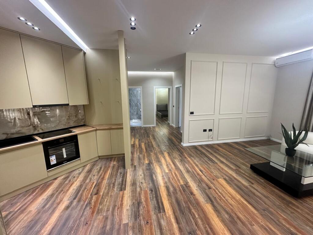 For sale apartment 2+1+2 Gjiri Lalzit (Lura)