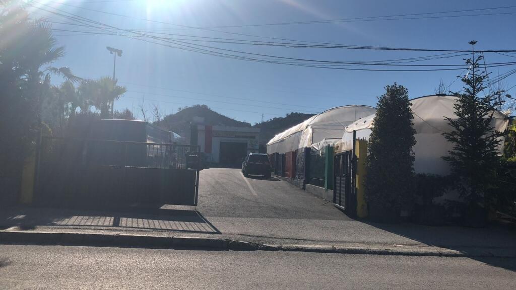Warehouse for rent by the road on the Tirana-Durres highway