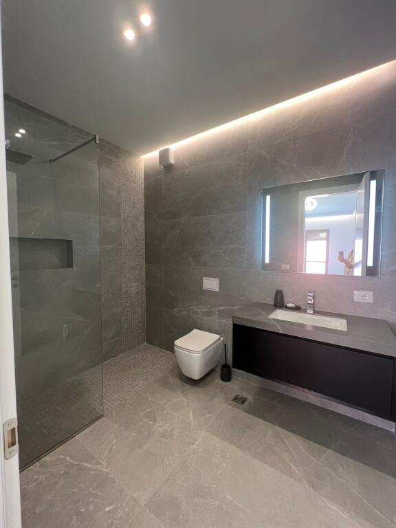 Super apartament 2+1 te 21-dhjetori (Delijorgji) me parkim