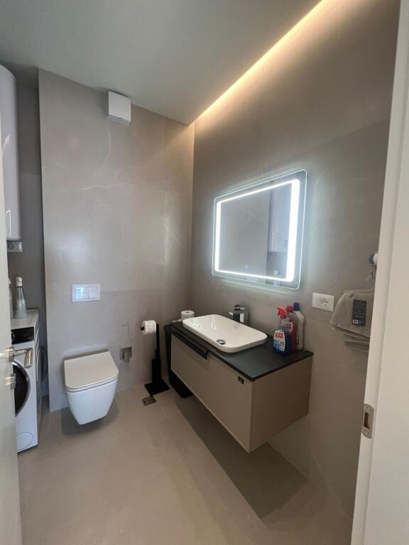 Super apartament 2+1 te 21-dhjetori (Delijorgji) me parkim