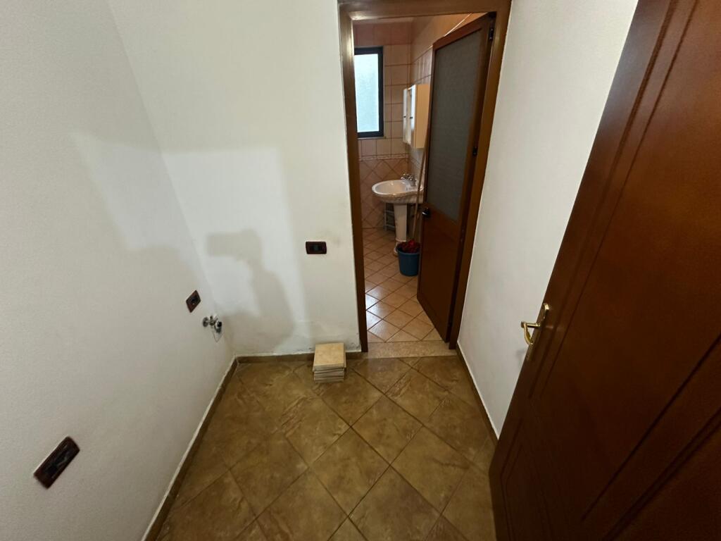 2+1 entrance for rent behind Marin Barleti University, residence