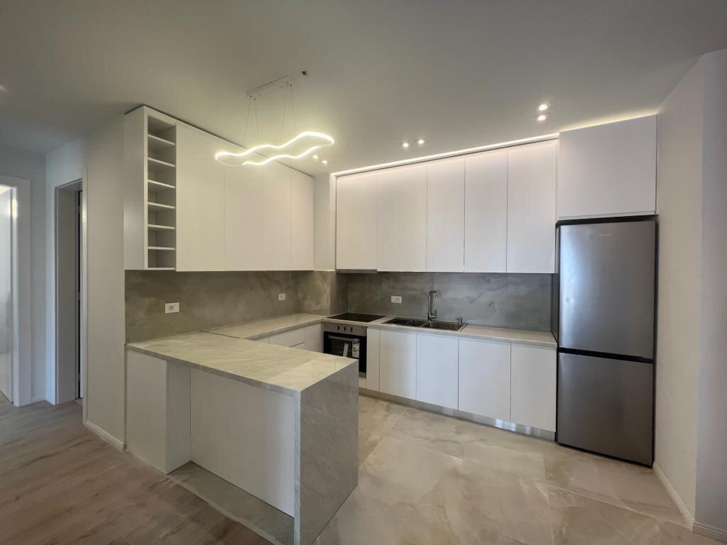 Super apartament 2+1 te 21-dhjetori (Delijorgji) me parkim