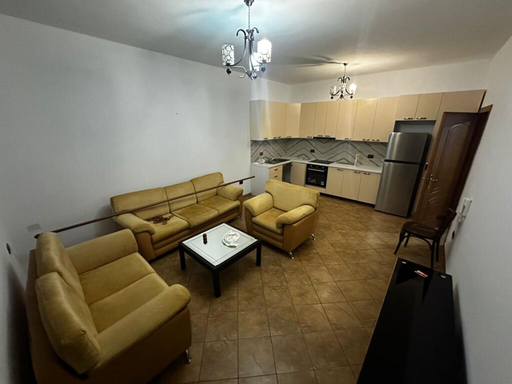 2+1 entrance for rent behind Marin Barleti University, residence