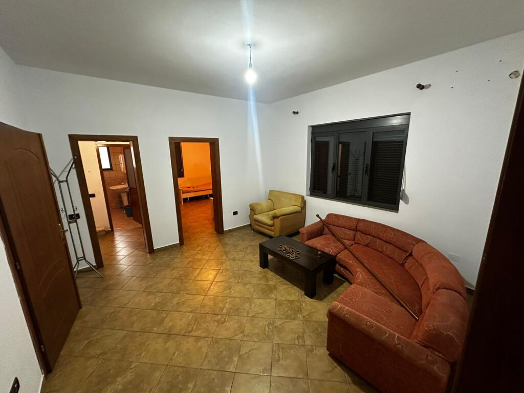 2+1 entrance for rent behind Marin Barleti University, residence