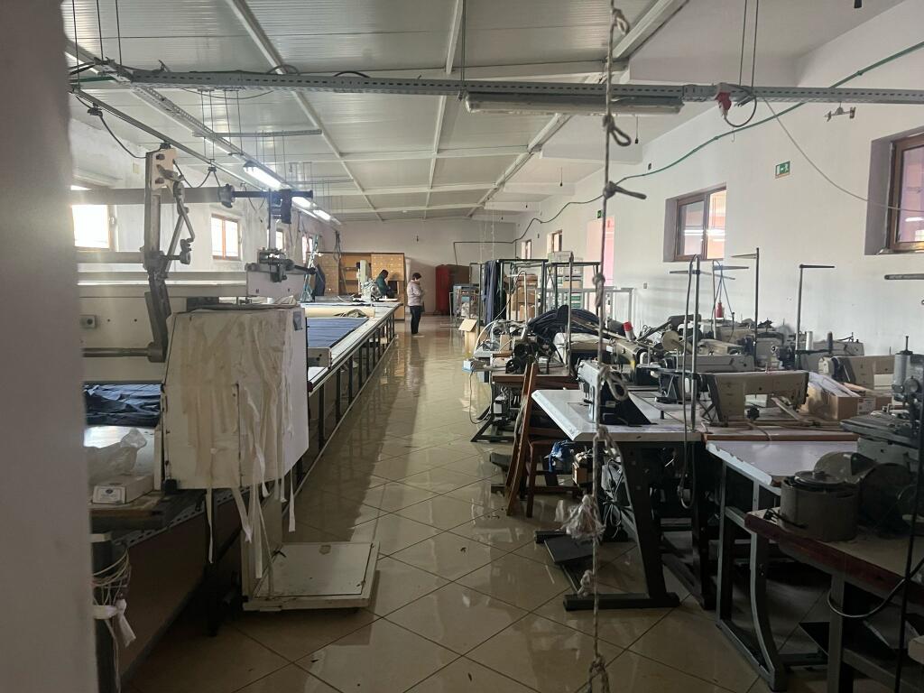 AMBJENT BIZNESI JEPET ME QERA 1550M2