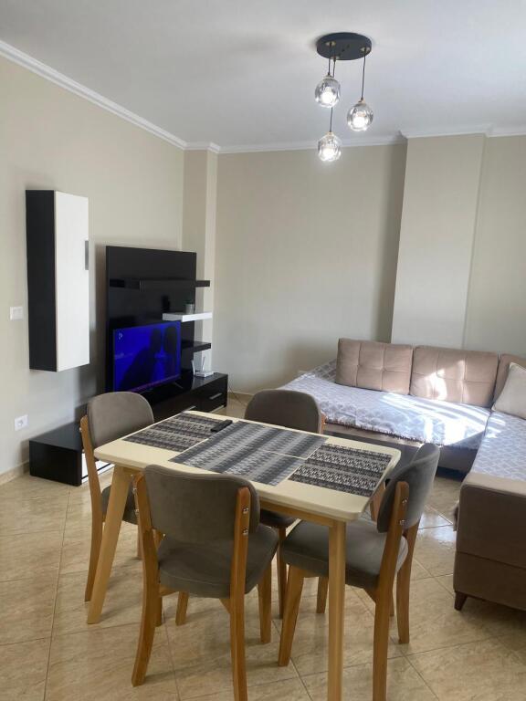 Astir tek rrethi Apartament 2+1