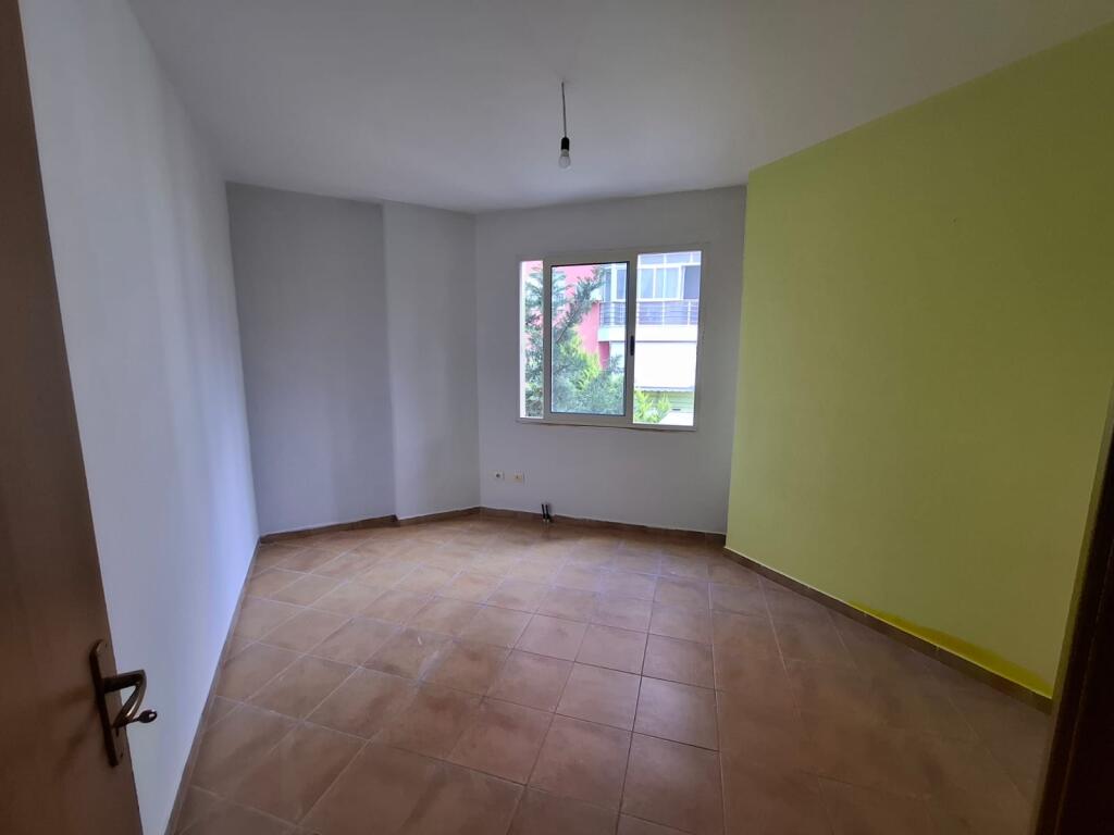 Fresk Apartment 2+1 for rent empty