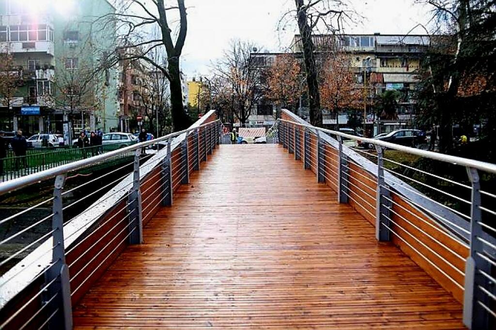 Ambient Komercial për Shitje ISH-EKSPOZITA