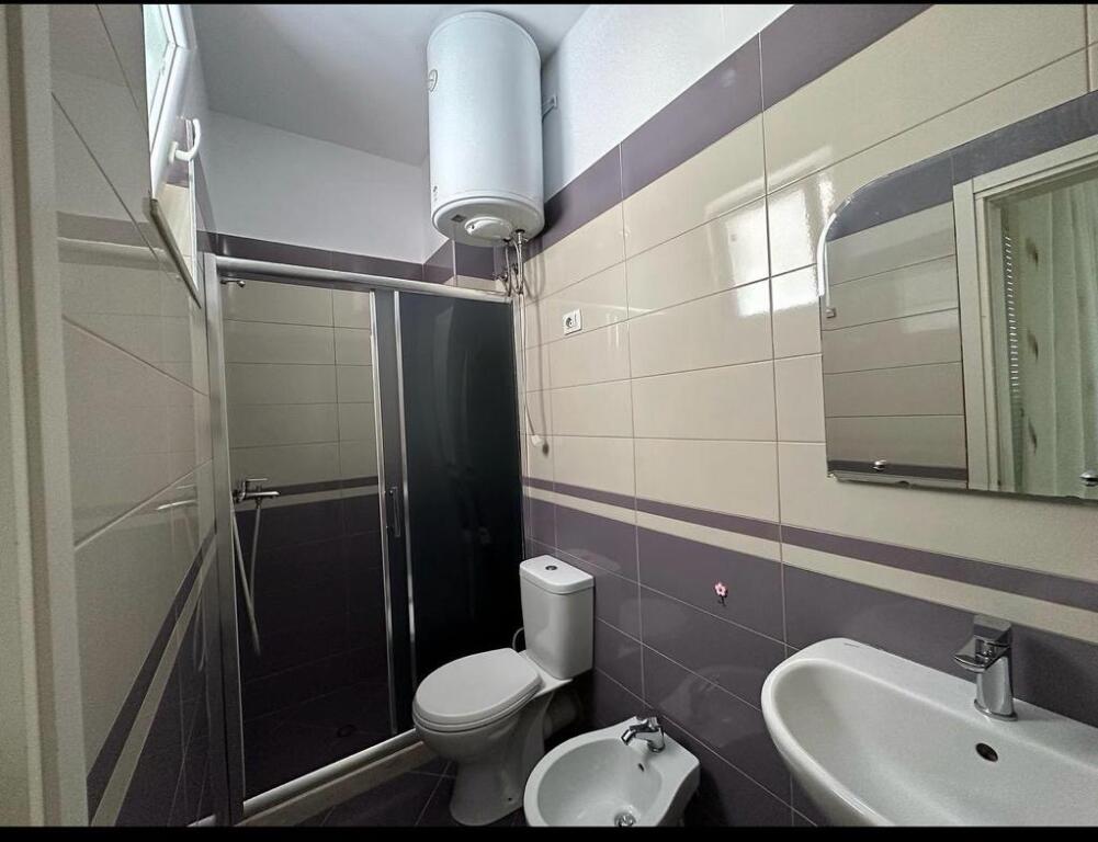 Super apartament 2+1 tek kopshti botanik (xhamia)