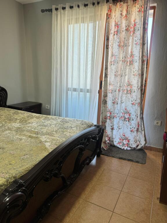 2+1 apartment for rent at Ish Tregu Elektrik