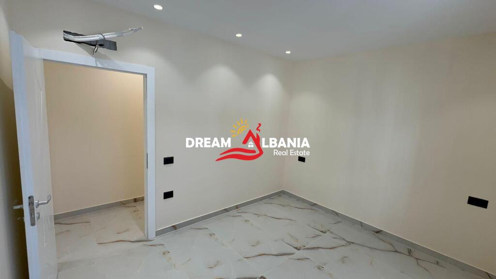 Two-story space for rent on Elbasan Street, near the American Embassy - Ideal for offices and educational centers (ID 4251396)