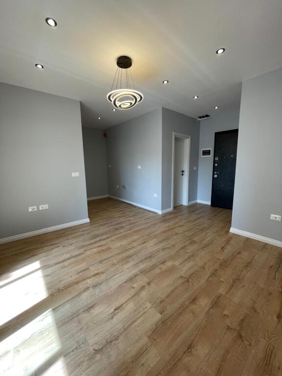 5 Maj Apartament për shitje 1+1