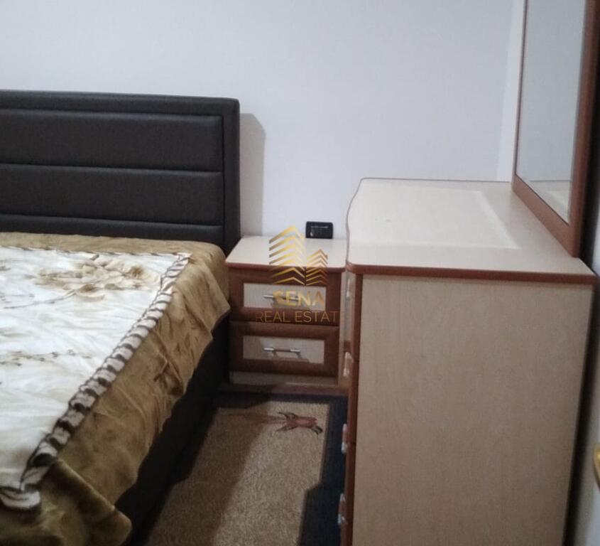 Qira, Apartament, 1+1+Attik, te Ish Restorant Durresi.