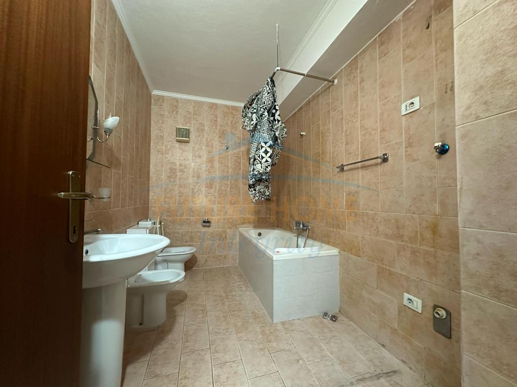 For sale apartment 3+1+2 Paris Commune