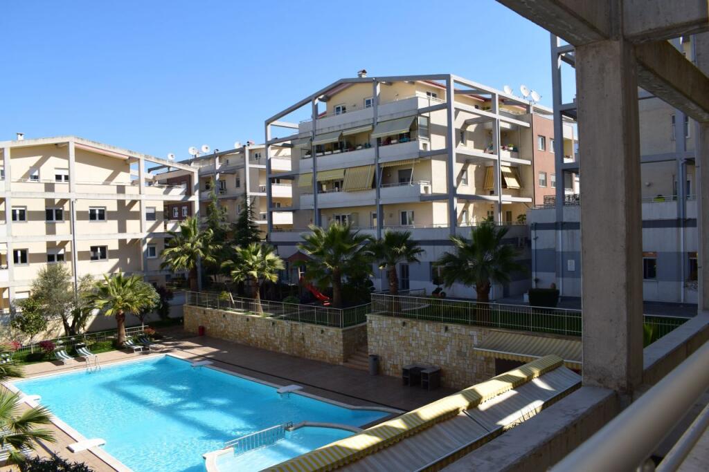 Apartament me qira ne Rezidencen Touch of the Sun, Sauk
