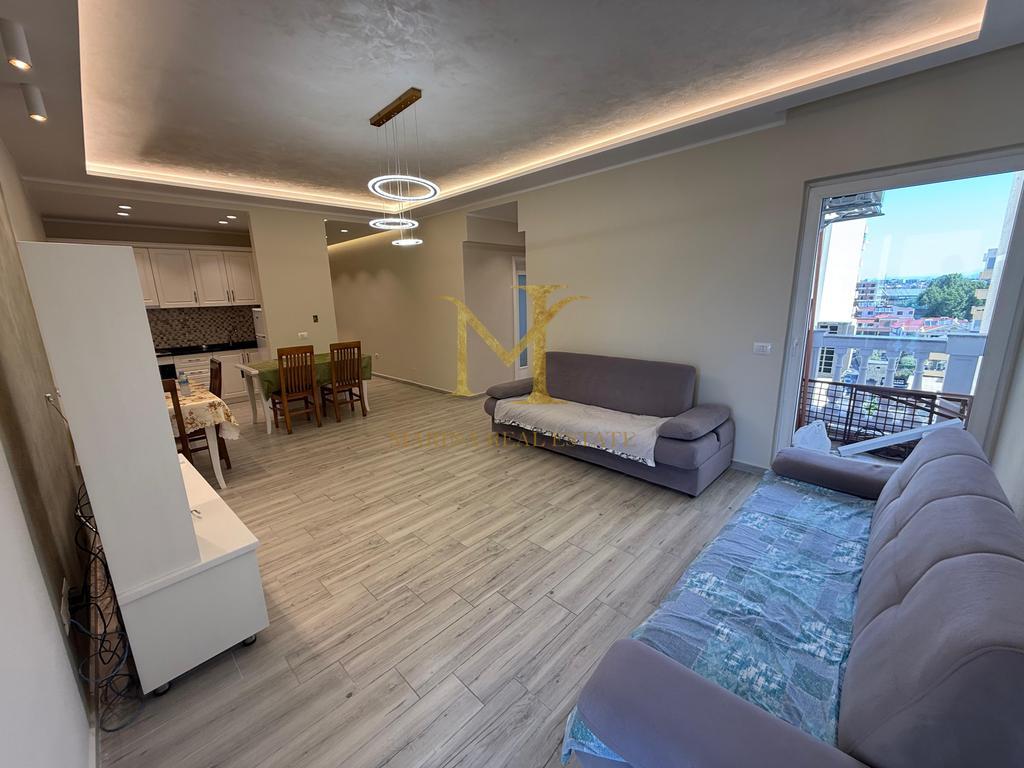 Apartament 2+1 për Shitje, Rrota Kuqe, Vijë e Parë me Detin!!