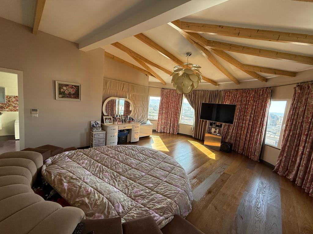 Sale, Duplex 3+1+2, Building with Arrow, Tirana!