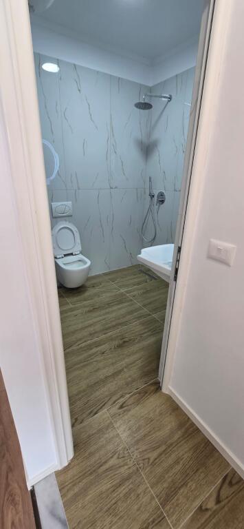 Apartament 1+1 për shitje pranë ish hotel diplomat, kati i 2-të