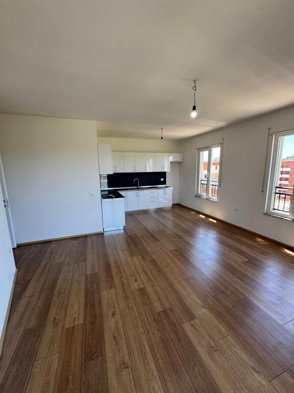 Apartament 3+1 tek Vila L2 ne Astir!