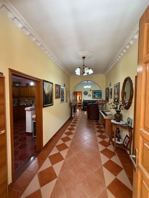 Vendita Casa 3+1 vicino alla scuola "Halim Xhelo", Vlorë