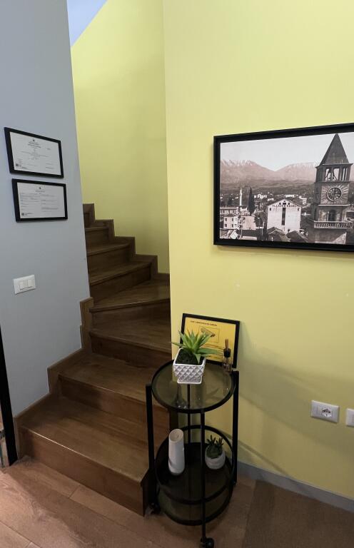 DUPLEX OFFICE FOR RENT VERY CLOSE TO THE CENTER!