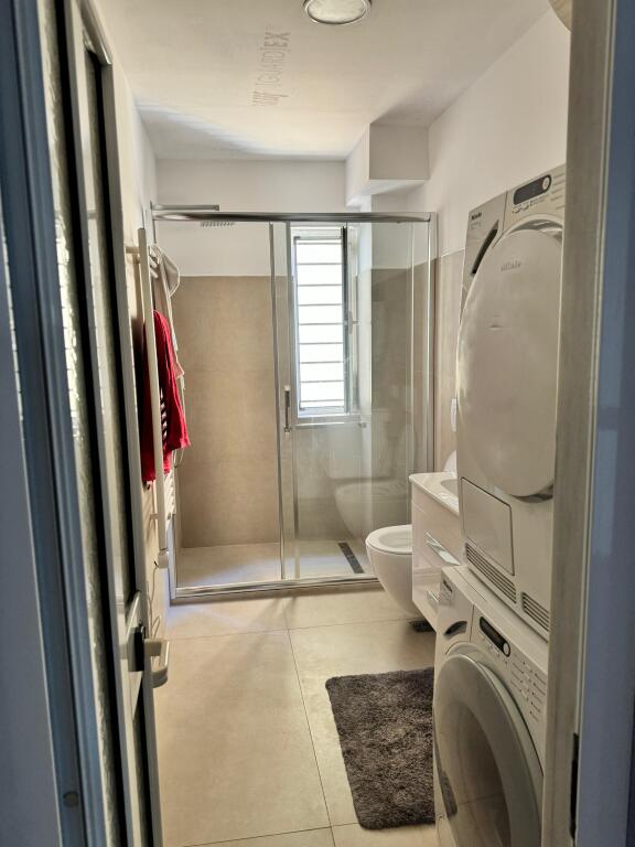 2+1 apartment for rent at Ish Tregu Elektrik