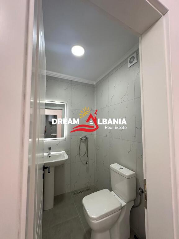 2+1 apartment with 2 bathrooms for sale, near the Astiri Roundabout in Tirana