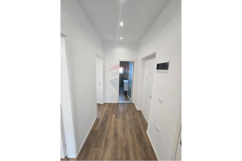 2+1+2 apartment for sale on Myslym Shyri St!