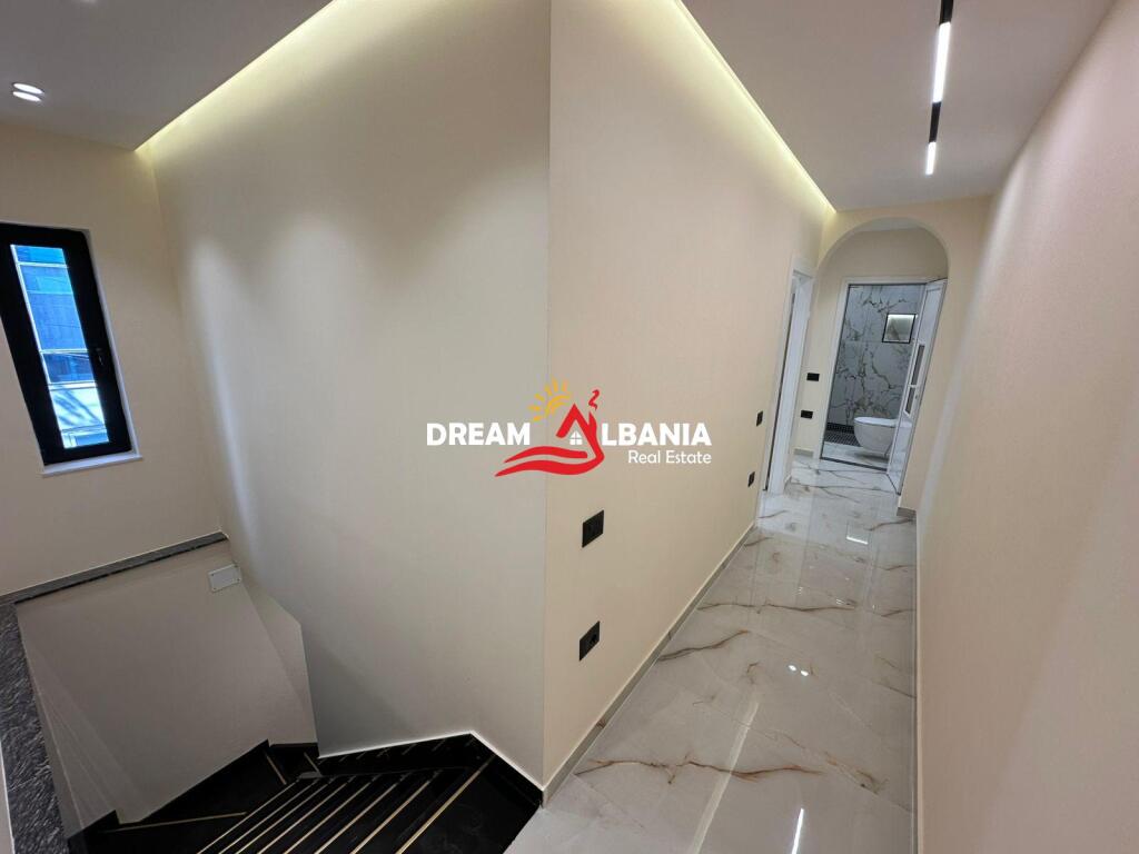 Two-story space for rent on Elbasan Street, near the American Embassy - Ideal for offices and educational centers (ID 4251396)