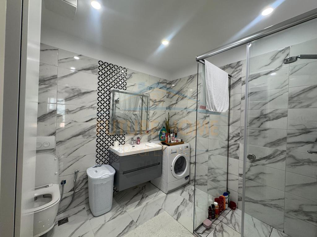 For sale apartment 3+1+2 Fusha e Aviacionit