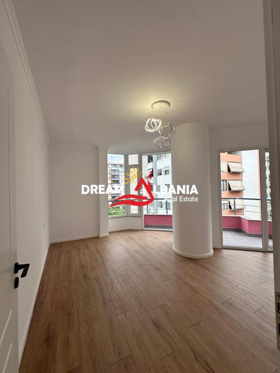 2+1 apartment with 2 bathrooms for sale, near the Astiri Roundabout in Tirana