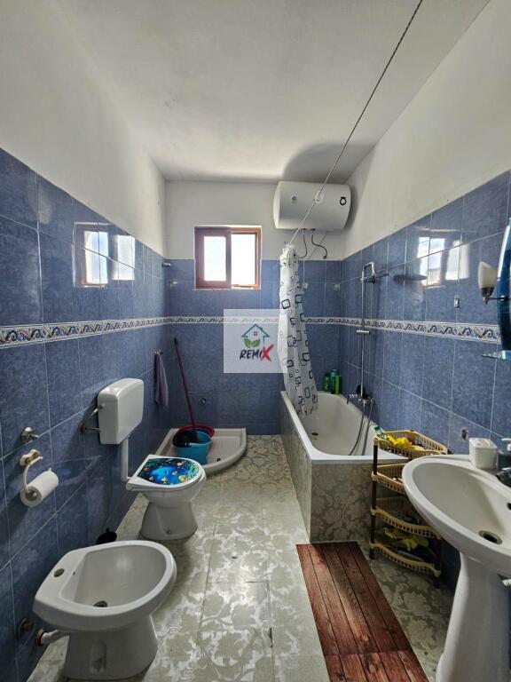 SHTEPI PRIVATE PER SHITJE, XHAFZOTAJ, DURRËS