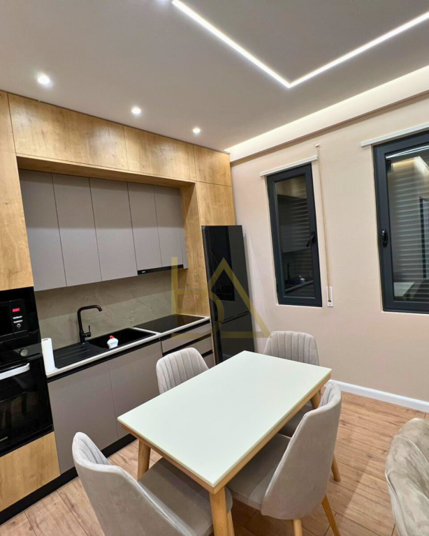 🏡 1+1 Apartment for Sale – Uji i Ftohtë, Vlorë 📍 Located on a quiet hill with greenery 🌿