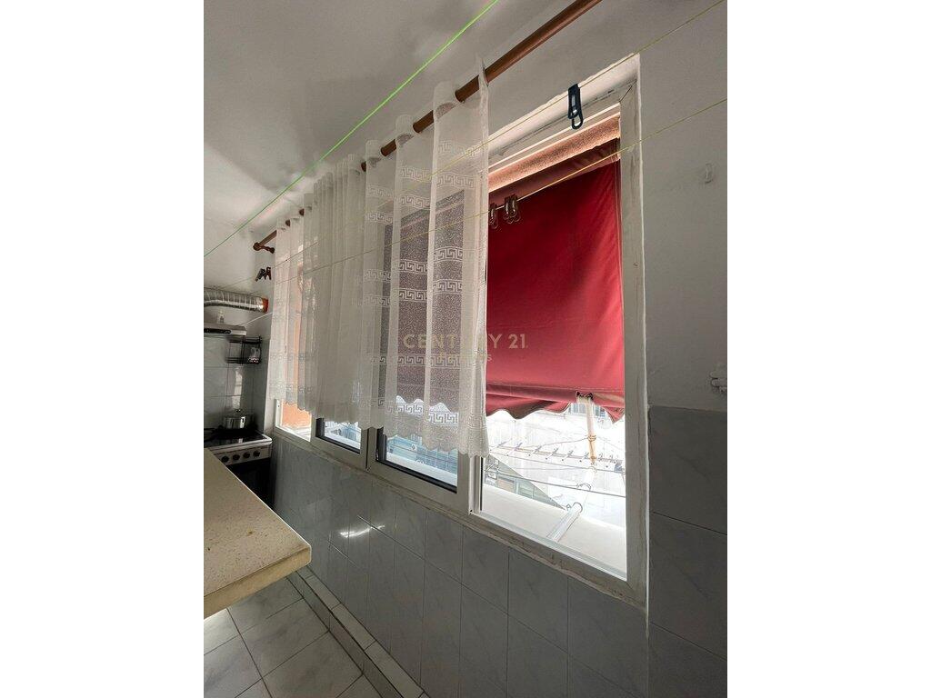 2+1 apartment for rent on Kavaja Street near Globe