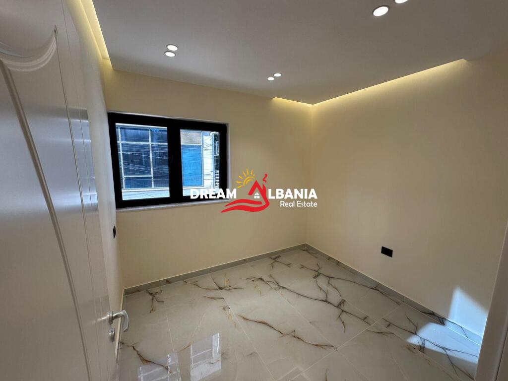 Two-story space for rent on Elbasan Street, near the American Embassy - Ideal for offices and educational centers (ID 4251396)