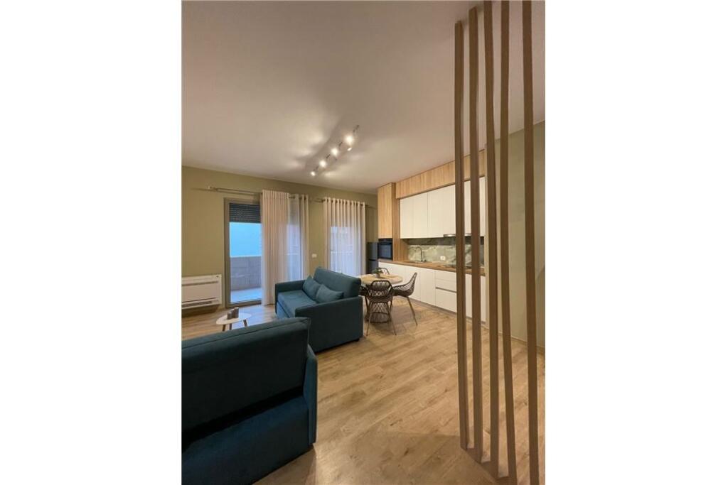 Apartament 1+1 me Qera, Kompleksi Delijorgji