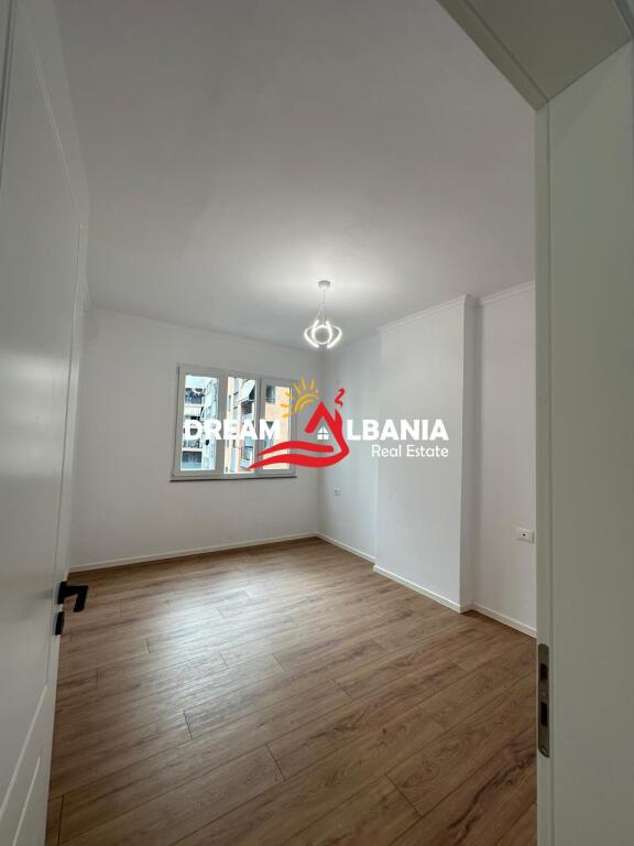 2+1 apartment with 2 bathrooms for sale, near the Astiri Roundabout in Tirana