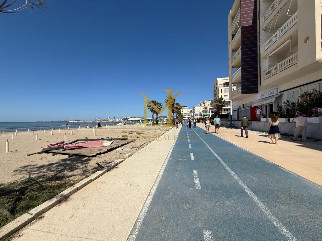 Apartament 2+1 për Shitje, Rrota Kuqe, Vijë e Parë me Detin!!